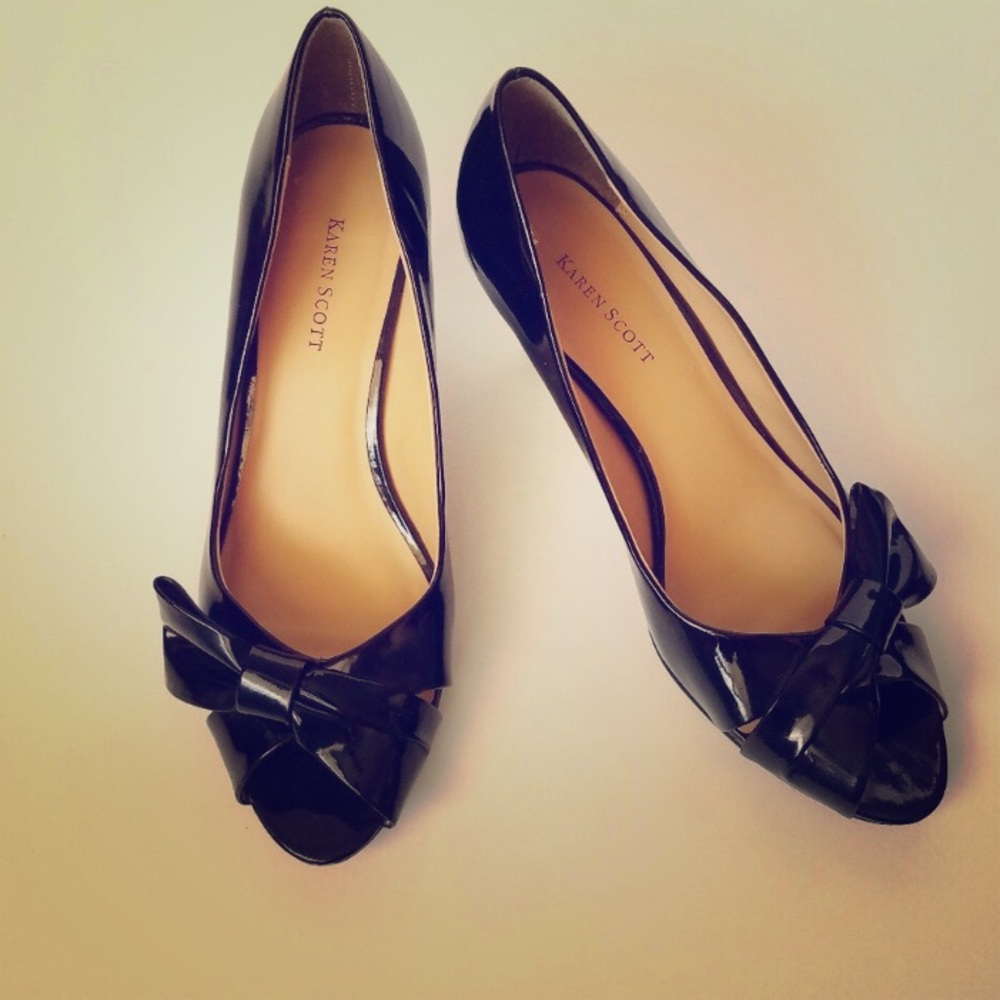 Karen Scott heels with bows